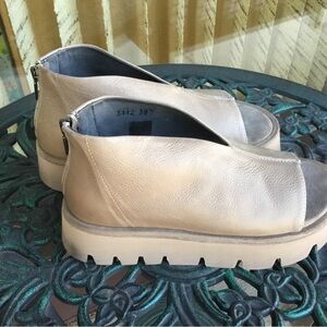 Lofina Ultra Comfortable Wedge Sandals Size 38.